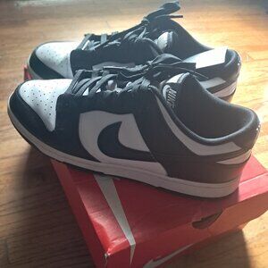 Panda dunks